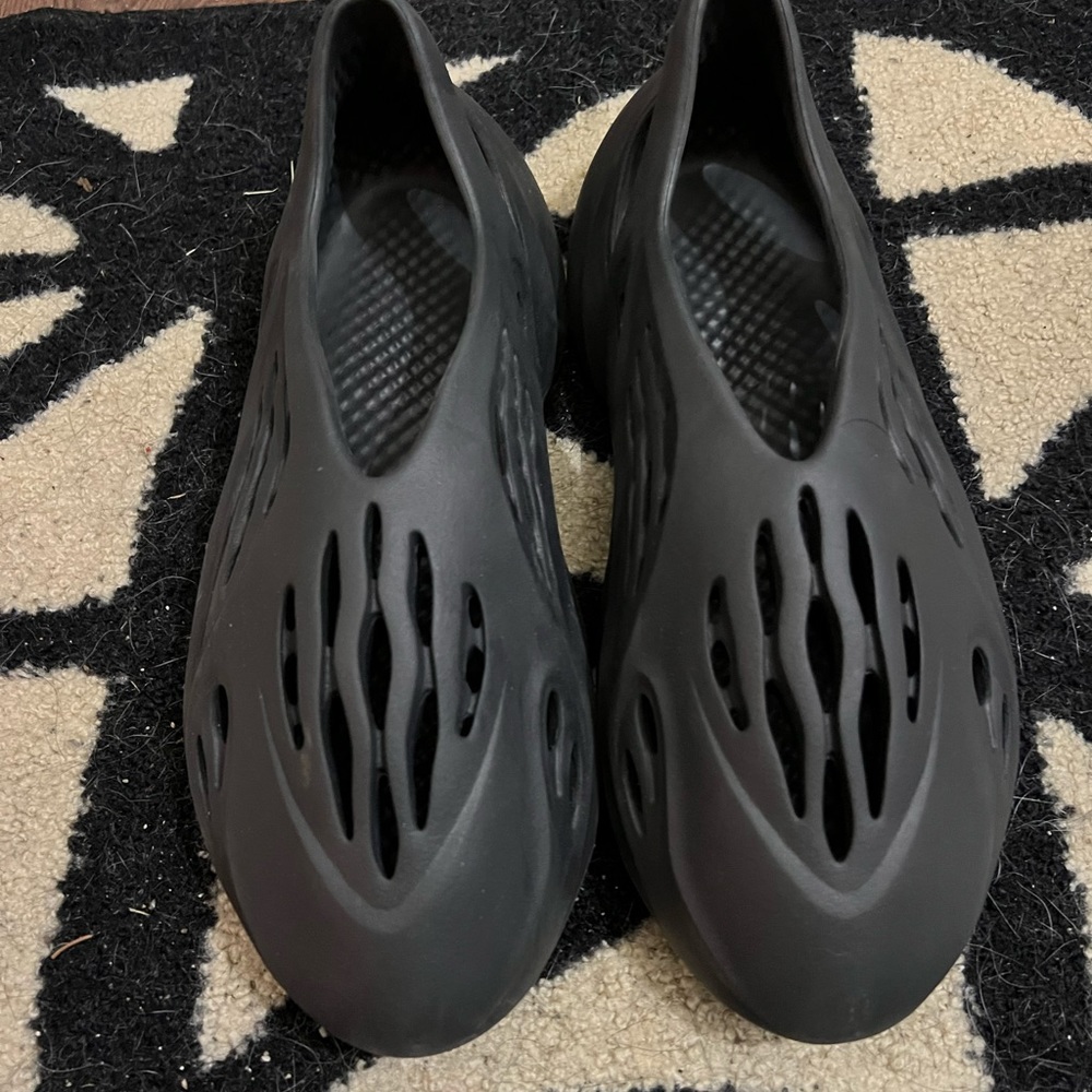 Like new Yeezy Foam Runners
